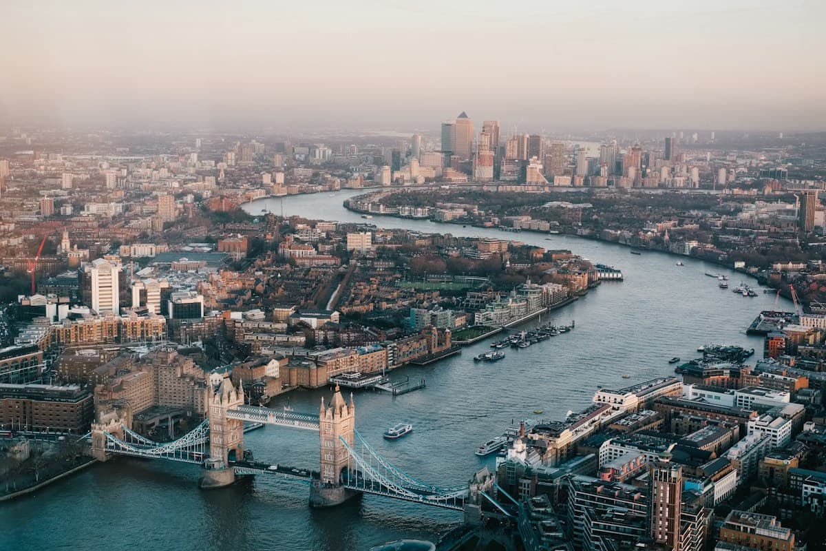 Londres, Edimburgo e Cardiff
